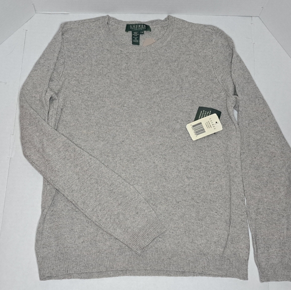 Ralph Lauren Sweaters - NWT Ralph Lauren Women's Petite Light Gray Silk & Cashmere Crewneck Sweater